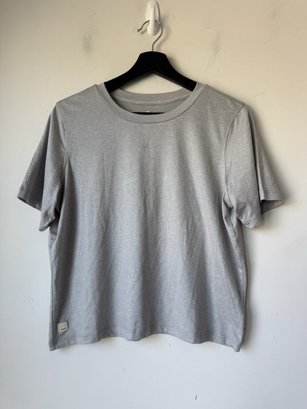 Vuori Energy Tee Oversized Performance Shirt Women’s Medium Gray VW137